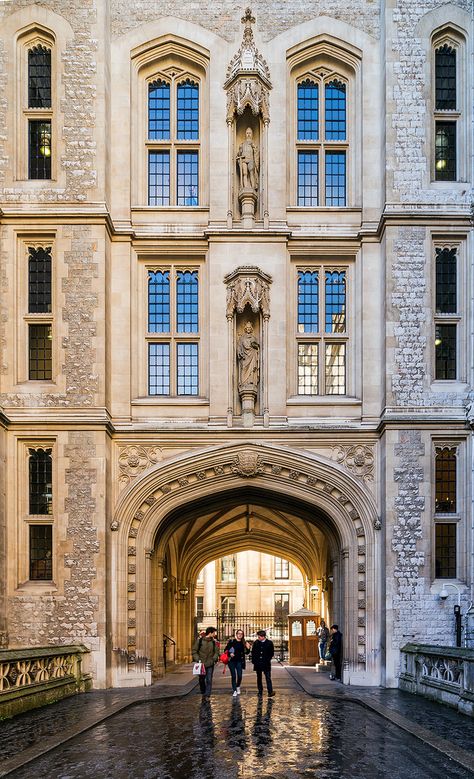 The Maughan Library is the main research library of King's College London, forming part of the Strand Campus. It is housed by a 19th-century neo-Gothic building in the City of London. It is a Grade II listed building. Maughan Library, Study In London, King's College London, London Dreams, Gothic Buildings, King's College, London College, London Aesthetic, London Architecture