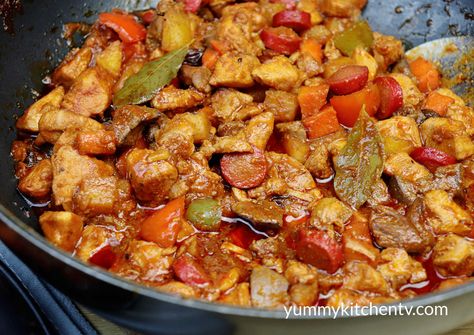 Chicken Menudo Recipe, Menudo Recipe Filipino, Chicken Menudo, Menudo Recipe, Yummy Kitchen, Filipino Recipe, Ground Beef And Potatoes, Indian Chicken, Clam Recipes