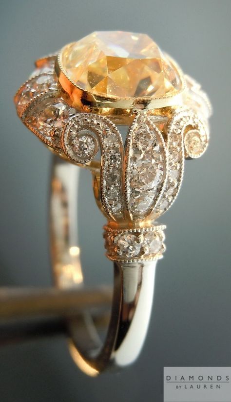 Wow...Kro!♥   yellow diamond antique style ring. I love the detail of this ring. beautiful. Bijoux Art Deco, Antique Style Rings, Fancy Yellow Diamond, Antique Diamond Rings, Jewelry Website, Antique Diamond, Jewelry Wedding, Gorgeous Jewelry, Yellow Diamond