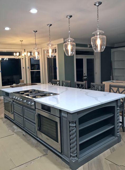 Large Kitchen Island With Gas Cooktop, Kitchen Ideas Stove In Island, Kitchen Island Stove Ideas, Stove Island Small Kitchen, Kitchen Island With Sink And Stove, Large Island With Stove, Island Stove Kitchen Ideas, Stove Island Kitchen, Kitchen Island Gas Cooktop