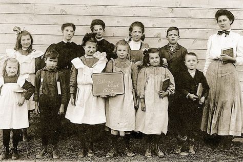 America School, Orphan Train, Debate Team, Back Row, 100 Years Ago, Rural Area, Back To School Activities, Childhood Education, School Shoes