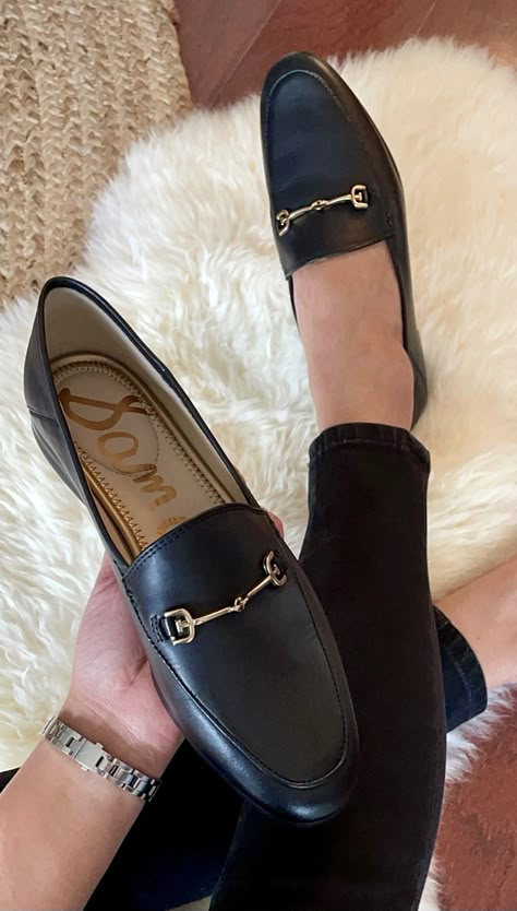 Womens Work Shoes Oxfords & Loafers, Women’s Black Work Shoes, Black Loafer Heels Outfit, Loraine Loafer Outfit, Classy Work Shoes Women, Women’s Loafer Shoes, Classy Casual Shoes, Black Leather Loafers Women, Leather Footwear Women