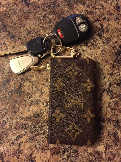 Tas Lv, School Nursing, Sac Louis Vuitton, Louis Vuitton Key Pouch, Key Pouch, Louis Vuitton Fashion, Lv Handbags, Louis Vuitton Wallet, Pretty Cars