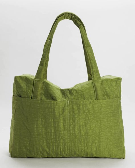 Cloud Carry-on : Avocado - Baggu Baggu Tote, Carry On Tote, Cloud Bag, Lightweight Bag, Fashion Socks, Zip Pouch, Carry On Bag, Womens Tote, Women's Accessories