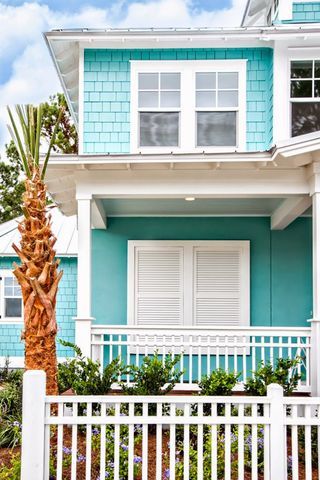 Turquoise Beach House Turquoise Cottage, Beach House Exterior, House Of Turquoise, Dream Beach Houses, Pintura Exterior, Style Cottage, Casa Exterior, Beach Cottage Decor, Beach Cottage Style