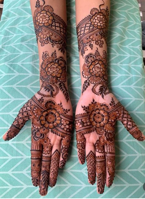 Latest Mehndi Designs Wedding, Front Mehndi Design, Mehndi Designs For Kids, Mehndi Design Pictures, Simple Mehndi Designs Fingers, Very Simple Mehndi Designs, Stylish Mehndi Designs, Latest Bridal Mehndi Designs, Mehndi Designs Front Hand