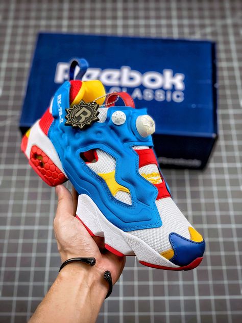 Reebok Pump Fury, Reebok Insta Pump, Reebok Pump, Casual Street Wear, Reebok Shoes, Shoe Brands, Sneakers Fashion, Womens Sneakers, Shoes Sneakers