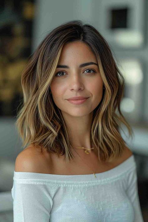 Lob Hair Brunette, Lob With Thick Hair, Highlight Shoulder Length Hair, Side Part Medium Length Haircut, Haircut To Collar Bone, Thick Collar Bone Length Hair, Clavical Bone Haircut, Mid Thirties Hair Styles, Right Below Shoulder Length Hair