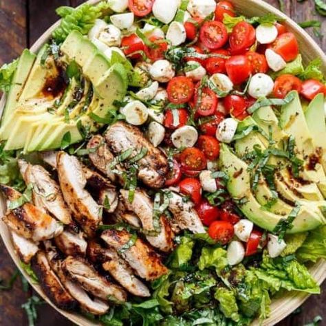 Chicken Avocado Caprese Salad - Cafe Delites Chicken Avocado Caprese, Caprese Recipes, Spring Veggies, Caprese Chicken, Balsamic Chicken, Best Salad Recipes, Chicken Avocado, Incredible Recipes, Food Blogs