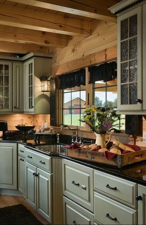 If you like the feeling of being in a cottage that's nestled quietly in the countryside, a rustic theme is what you want. Rustic Kitchen Ideas, Log Home Kitchens, Rustic Kitchens, Rustic Kitchen Cabinets, Kitchen Ideas Dark Cabinets, Kitchen Ideas Dark, Farmhouse Kitchens, Interior Design Rustic, Rustic Kitchen Design