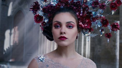 Mila Kunis Jupiter Ascending Mila Kunis Makeup, Jupiter Jones, Jupiter Ascending, Amazing Wedding Makeup, Luckiest Girl Alive, Gugu Mbatha Raw, Cloud Atlas, Marcello Mastroianni, Alpha Omega