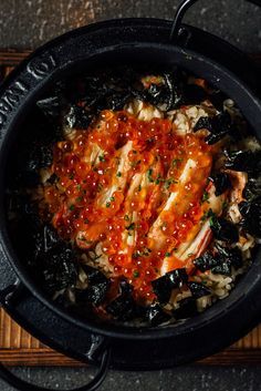 Hideki Hiwatashi’s magnificent crab kamameshi recipe is packed with rice, king crab meat and sauce, topped with salmon roe for a vibrant garnish. Japanese Crab Recipes, Salmon Roe Recipes, King Crab Recipes, Roe Recipes, Korean Crab, Crab Risotto, Peru Food, Fish Roe, British Recipes