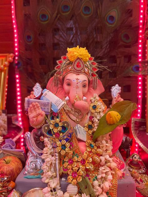 Ganpati Bappa Snapchat Story, Ganpati Snapchat Story, Ganpati Decoration Theme, God Pic, Bengali New Year, Decoration Theme, Shri Ganesh Images, Parents Quotes, Happy Girl Quotes