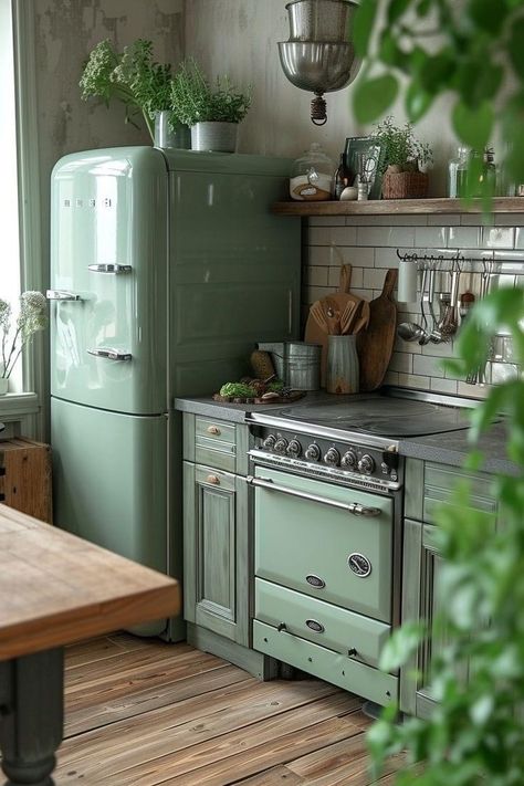 Green Retro Kitchen, Gold Appliances, Green Kitchen Appliances, Retro Kitchen Ideas, Vintage Green Kitchen, Olive Green Kitchen, Retro Kitchen Appliances, Vintage Kitchen Appliances, Smeg Kitchen