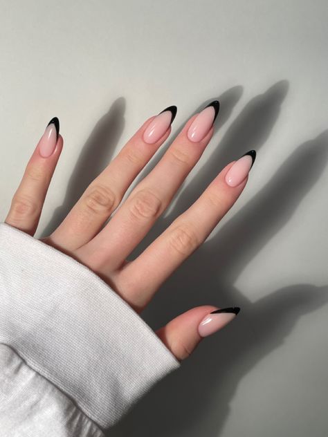 Black And Nude Nails, Paznokcie Hello Kitty, Manikur Kuku, October Nails, Nagel Tips, Simple Gel Nails, Smink Inspiration, Basic Nails, Soft Nails