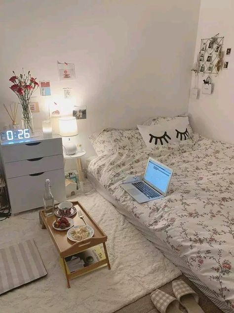 Small Room Makeover, Bedroom Ideas For Small Rooms Diy, Easy Room Decor, Small Room Design Bedroom, Small Couch, Small Room Decor, Dorm Room Inspiration, Small Bedroom Decor, Small Room Design