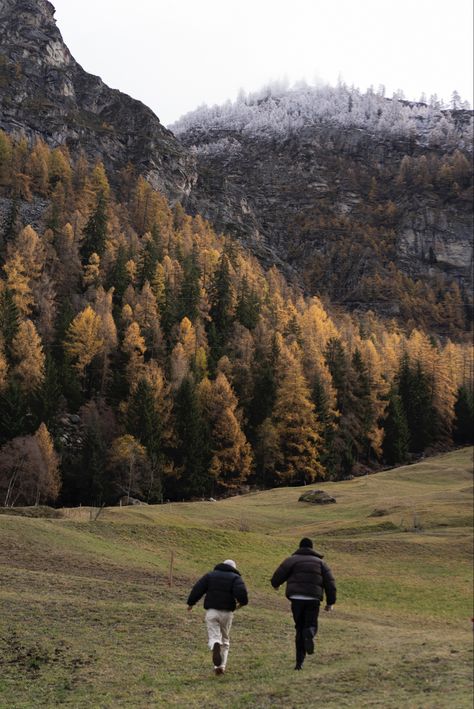 Cozy By The Fire, Noah Kahan, Adventure Aesthetic, + Core + Aesthetic, Foto Pose, Autumn Aesthetic, Future Life, Travel Aesthetic, Go Outside