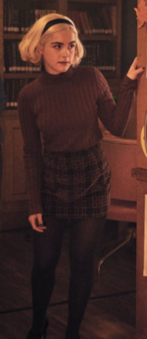 Sabrina Costume, Sabrina Spellman Outfit, Sabrina Spellman Style, Sabrina Witch, Chilling Adventures Of Sabrina, Academia Style, Kiernan Shipka, Dark Academia Fashion, Sabrina Spellman