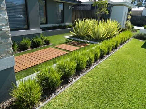 210 Eye Catching Front Yard Landscaping Ideas and Tips Simple Landscape Design, Large Yard Landscaping, Modern Garden Landscaping, Moderne Have, Cheap Landscaping Ideas, Small Yard Landscaping, Modern Front Yard, Small Front Yard Landscaping, Front Garden Design