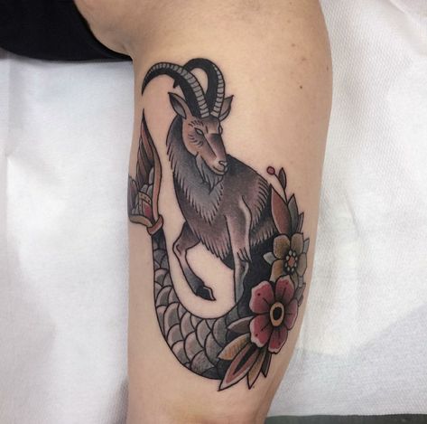 American Traditional Capricorn Tattoo, Capricorn Traditional Tattoo, Capricorn Chest Tattoo, Ram Tattoo, Aries And Capricorn, Capricorn Art, Traditional Tattoo Inspiration, Father Tattoos, Capricorn Tattoo