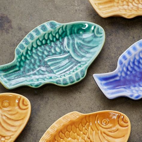 Madam Stoltz on Instagram: "FISH PLATTER 
In yellow, green and blue - what a lovely way to serve delicious appetizers 🐠

#fishplatter 
#appetizer 
#serving 
#fish 
#plate 
#kitchen 
#accessories 
#home 
#inspiration" Delicious Appetizers, Madam Stoltz, Fish Platter, Fish Plate, Home Inspiration, Pottery Ideas, Yummy Appetizers, Green And Blue, Accessories Home