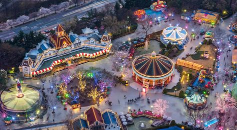 12 South Korea Theme Parks & Amusement Parks Worth Visiting Korea Tourism, مركز ثقافي, Water Playground, Lotte World, Dubai Real Estate, Park Pictures, Jeju Island, World Images, Korea Travel