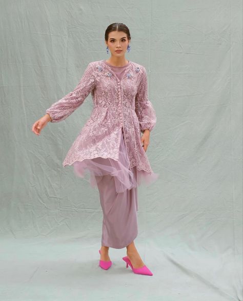 🌸🌸 Malina in Mauve 🌸🌸 Kebaya Mauve, Kebaya Lace, Kebaya Brokat, Kebaya Muslim, Act Like A Lady, Woman Quotes, Maxi Dresses, Hijab Fashion, Official Store