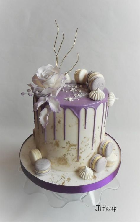 Elegant Drip Cake, Pastel Purple Cake, Purple Cake Designs Birthday, Purple Birthday Cakes, Purple Drip Cake, Purple Birthday Cake, Birthday Drip Cake, 14th Birthday Cakes, Purple Cakes Birthday