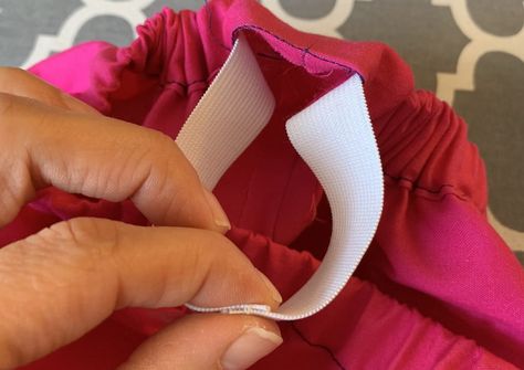 How to Sew Elastic by Hand: It's Easier Than You Thought! Sew Elastic Waistband, Elastic Waistband Tutorial, Sewing Area, Diy Elastic, Serger Thread, Sewing Elastic, Patterns Fabric, Top Sewing, Altering Clothes