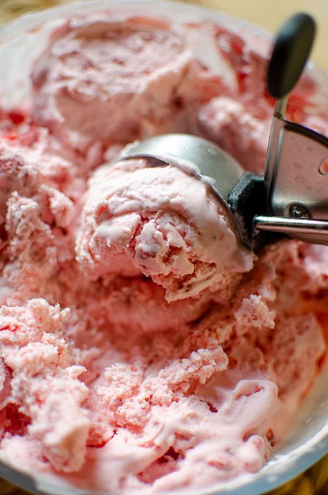 Strawberry Ice Cream Strawberry Ice Cream Aesthetic, Easy Strawberry Ice Cream, Ice Cream Maker Recipe, Ice Cream Aesthetic, Strawberry Cheesecake Ice Cream, Homemade Strawberry Ice Cream, Strawberry Ice Cream Recipe, Making Homemade Ice Cream, Lemon Salt