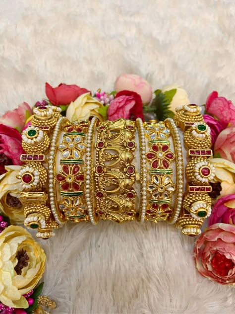 Bridal Chura Set, Bridal Bangles Wedding Indian, Bridal Bangle Set Indian, Bridal Chooda Designs, Bridal Chooda, Jewel Choker, Wedding Chura, Wedding Jewellery Designs, Wedding Jewelry Sets Bridal Jewellery