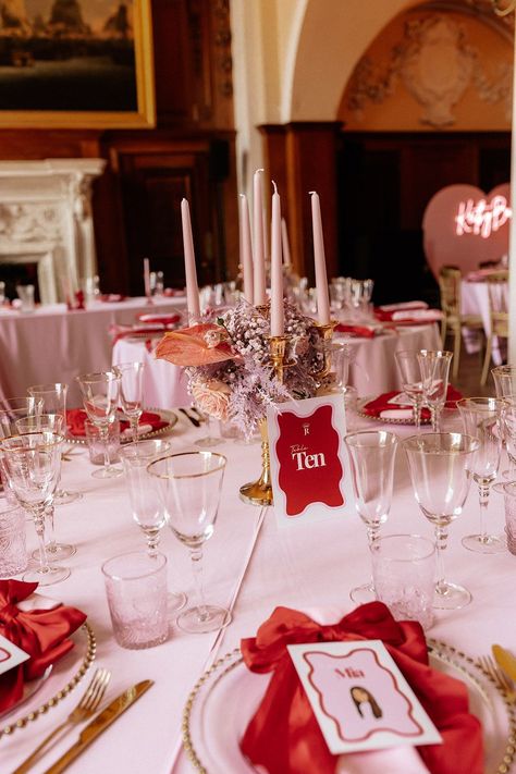 Red Pink And White Table Decor, Pink And Red Dinner Table Decor, Red Napkins Wedding, Cupid Wedding Theme, Pink And Red Wedding Theme Receptions, Valentine Themed Wedding, Cherry Tablescape, Pink And Red Tablescape, Valentine’s Wedding