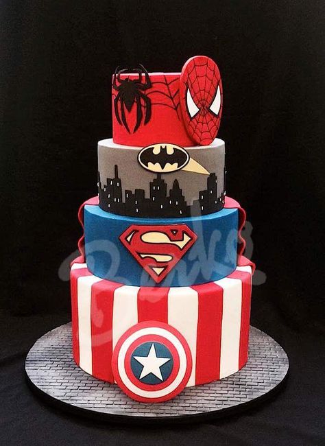 Birthday Cake Boys, Dc Vs Marvel, Cake Paris, Superman Cakes, Marvel Cake, Superhero Birthday Cake, Cupcakes Decorados, Batman Birthday, Spiderman Cake