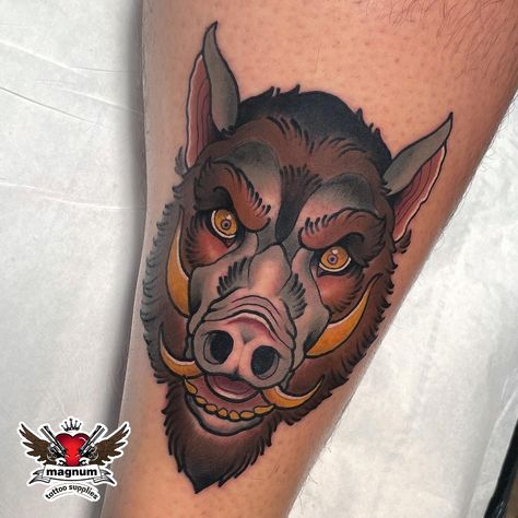 Awesome work on this dope boar piece done using #magnumtattoosupplies from Fraser Peek! 👊 . . #neotraditionaltattoo #tattooed #tattooartist #newtraditonal #newtraditionalist #inkedmag #skinartmag #traditionaltattoo #traditional #pig #pigtattoo #boar Instagram: fraserpeektattoo Banner Wisuda, Traditional Tattoo Reference, Post Tattoo, David Cross, Pig Tattoo, Traditional Tattoo Design, Classic Tattoo, Traditional Tattoos, Head Tattoos