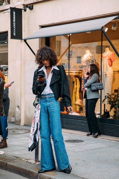 70 Style Outfits 70s Fashion Men, Marauders Fashion, Cool Spring Outfits, 70s Fashion Mens, Paris Fashion Week Outfits, Sneakers Outfit Spring, 70s Fashion Men, Look Disco, Paris Vogue