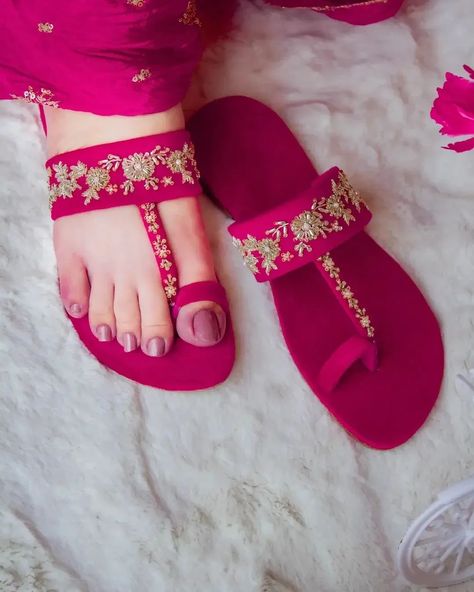 Rani is a traditional Kolhapuri intricated with high quality handwork enriched with jewels and dubka work making your look more desi and stylish and endorse you in the event . . Order now your favourite Kolhapuri DM to order now . . High quality First grade Sheet Sole Highly comfortable Velvet Material All sizes available . . . #khussalovers #fashionshoes #pakistanfashion #elevora #elevorastore Crystal Heels Cinderella, Heels Cinderella, Fancy Sandals, Pretty Sandals, Crystal Heels, Pics Ideas, Pakistan Fashion, Fashion Footwear, Velvet Material