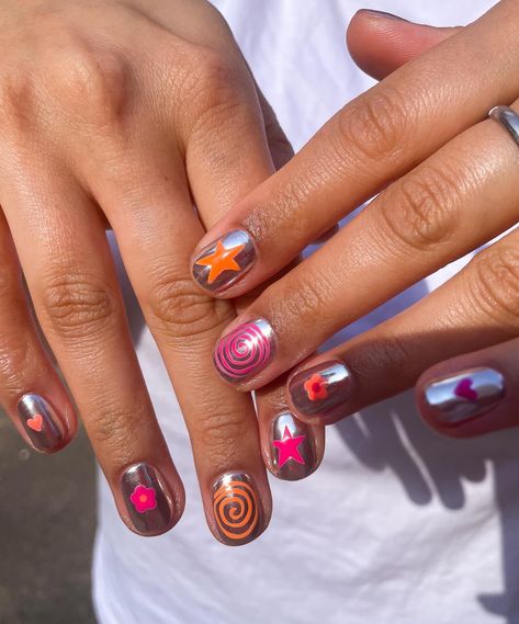 When you can check your reflection in your nails 🤳 The talented Kat serving the most creative designs as per 🍭⭐️🌸 To Book: Gel Mani Full Works + Nail Art Level Two #shoreditchnails #katshoreditchnails #shoreditchnailspolish #nailart #nailartist #chromenails Short Nails Metallic, Chrome Nails With Stars, Funky Short Nails, Short Funky Nails, Gel Mani Short Nails, Chrome Star Nails, Funky Summer Nails, Summer Short Nails, Summer Holiday Nails