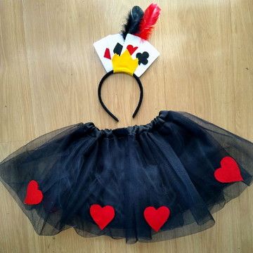 Halloween Alice In Wonderland, Queen Of Hearts Makeup, Carnival Crafts, Alice Costume, Queen Of Hearts Costume, Alice In Wonderland Costume, Book Week Costume, Halloween Costumes Makeup, Fantasias Halloween