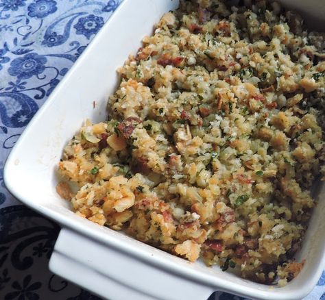 Mary Berry's Sage & Onion Stuffing Onion Stuffing, Classic Stuffing, Vegetarian Stuffing, Sage And Onion Stuffing, Sage Stuffing, Comfy Food, Tom Kerridge, Bread Dressing, Mary Berry Recipe