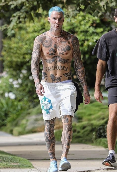 Adam Lavigne Tattoo, Fully Tattooed, Adam Levine Tattoos, Adam Levine Shirtless, Best Celebrity Tattoos, Adam Levine Style, Workout Photos, Suit Tattoo, Many Tattoos