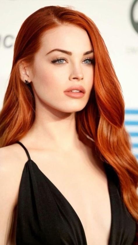 Ginger Hair Woman, Actresses With Red Hair, Red Head Makeup Looks, Ginger Hair Inspiration, Ginger Hair Makeup, Famous Redheads, Ginger Hair Girl, Pretty Red Hair, Red Hair Blue Eyes