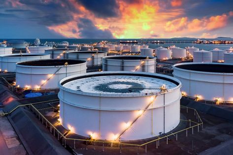 Storage of chemical products like oil, petrol, gas, Aerial view oil storage tank terminal and tanker, petrol industrial zone, Business commercial trade fuel and energy transport by tanker vessel. Age Of Oil, محطة وقود, Sumber Daya Alam, Commodity Market, Oil Industry, Oil Storage, Gas Industry, Crude Oil, Global Economy