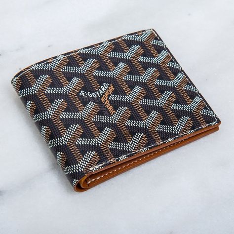 See more on http://www.thegentlemanracer.com/search/label/Fashion  #thegentlemanracer #thegentracer #racing #RacingPosters #MikeSatterfield #michaelsatterfield Goyard Men, Wallet Inspiration, Mens Accessories Necklace, Goyard Wallet, Designer Wallet, Handmade Leather Wallet, Best Wallet, Luxury Wallet, Designer Wallets