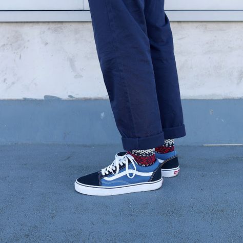 Buckets & Spades - Men's Fashion, Design and Lifestyle Blog: Outfit | Blues, Greys + Thoughts on Instagram vs. Blogs Blue Vans Outfit Men, Blue Shoes Outfit Men, Blue Vans Outfit, Old Skool Vans Outfit, Blue Sneakers Outfit, Vans Azul, Blue Shoes Outfit, Vans Outfit Men, Husband Fashion