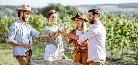 10 can’t-miss Washington wineries to visit this summer Winery Outfit Summer, Washington Wineries, Napa Vineyards, Wine Tasting Outfit, Wineries Outfit, Sonoma Valley, Winery Tours, Pics Inspo, Yarra Valley