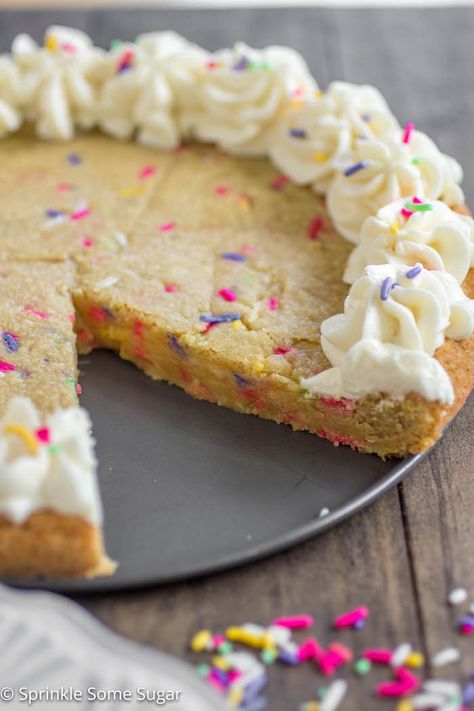 Fingertips Cookie Cake, Chewy Cookie Cake, Cookie Cake Flavors, Sugar Cookie Cake Recipe, Creamy Vanilla Frosting, Sugar Cookie Cake, Chewy Sugar Cookie, Easter Cookie Cake, Pizza Cookies