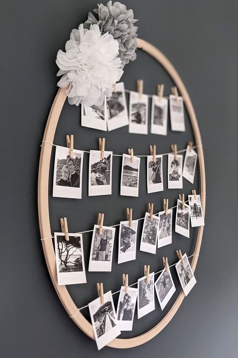 Photo Collage Display, Diy Hula Hoop, Photo Collage Diy, Diy Osterschmuck, Collage Diy, Craft Room Decor, Easter Decorations Diy Easy, Diy Crafts Room Decor, 50th Wedding Anniversary