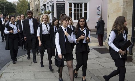 Oxford University extends time for maths exams to help women Oxford University Uniform, Academic Robes, Professor Aesthetic, Academic Regalia, Genius Movie, Get Better Grades, Gender Differences, Oxford Student, University In England