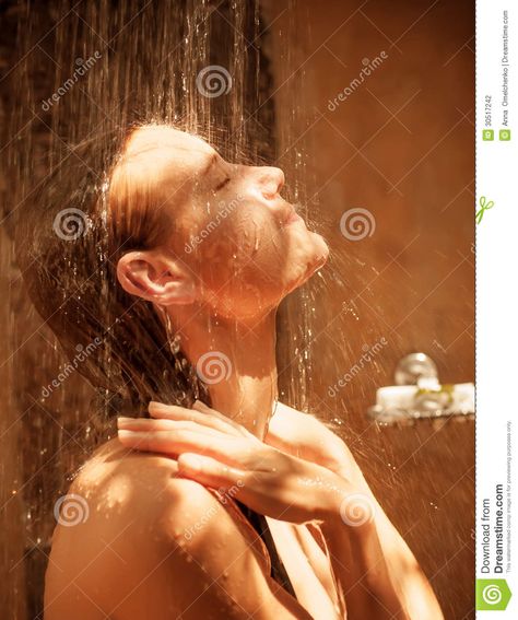 Bath Photography, Person Drawing, Water Drawing, Water Day, Body Reference Drawing, Body Reference Poses, Bath And Body Care, Body Reference, Take A Shower