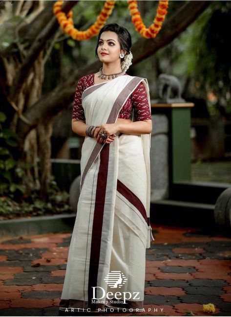 Set Saree Designs Kerala, Setmundu New Trends, Setmundu Design, Traditional Dresses Kerala Style, Kerala Saree Blouse Designs Traditional, Set Mundu Kerala Bride, Kerala Saree Dress, Onam Blouse Design, Set Mundu Blouse Design